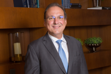 Para Rodrigo Gonçalves Pimentel, a recuperação judicial surge como ferramenta essencial para preservar empresas e garantir sua função social.