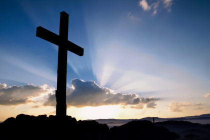 Jose Eduardo De Oliveira e Silva aprofunda o tema do amor como síntese da fé, revelando sua essência no coração do evangelho e da vida cristã.