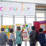 Sérgio Bento De Araújo destaca como as feiras educacionais estão se tornando ambientes estratégicos de conexão entre escolas, tecnologia e inovação.