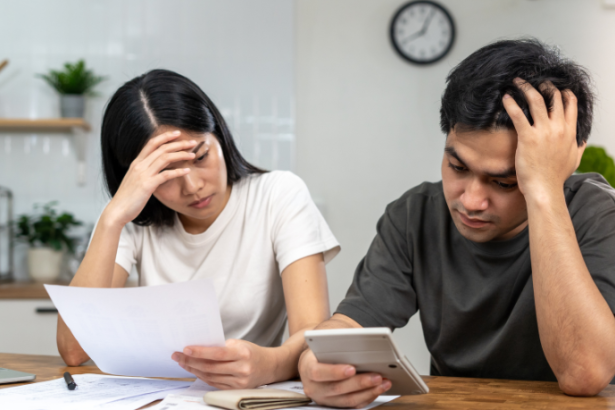 Andrey de Oliveira Pontes explica como pequenos gastos do dia a dia, quando ignorados, podem causar um grande impacto no orçamento anual.
