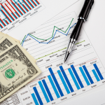 Ediney Jara de Oliveira explica como as plataformas digitais influenciam a concentração de poder econômico global.