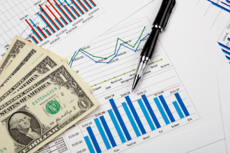 Ediney Jara de Oliveira explica como as plataformas digitais influenciam a concentração de poder econômico global.