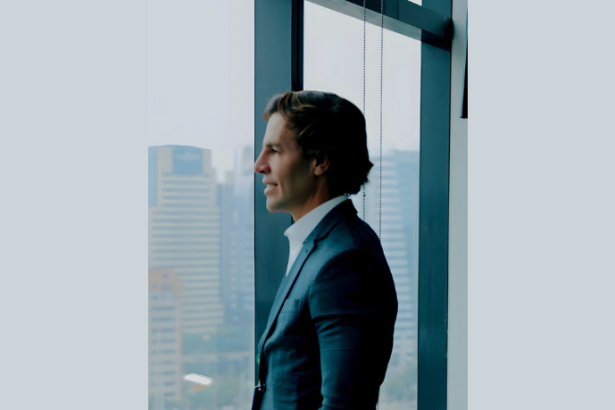 Ian dos Anjos Cunha analisa por que a consistência, e não a motivação momentânea, é o verdadeiro método para resultados sustentáveis.