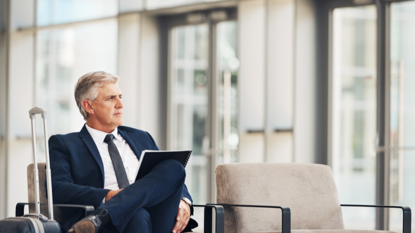 O novo ciclo do segmento empresarial combina demanda qualificada e ajustes macroeconômicos, avalia Alex Nabuco dos Santos.