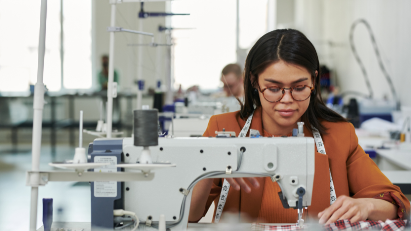 Cristiane Ruon dos Santos explica os principais tipos de tecidos e como escolher o ideal.