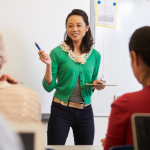 No contexto da EJA profissionalizante, Sérgio Bento De Araújo destaca como integrar formação básica, tecnologia e empregabilidade para ampliar oportunidades reais no mercado de trabalho.