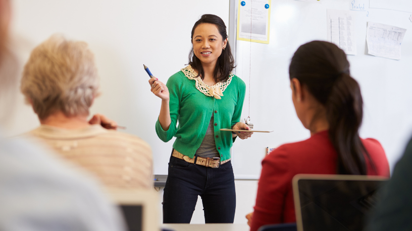 No contexto da EJA profissionalizante, Sérgio Bento De Araújo destaca como integrar formação básica, tecnologia e empregabilidade para ampliar oportunidades reais no mercado de trabalho.