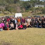 A linguagem inclusiva na comunicação escolar contribui para ambientes mais respeitosos e acolhedores, como explica Sigma Educação e Tecnologia Ltda.